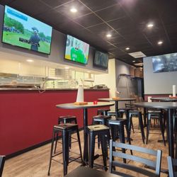 Grand Street Pizza - Dining area
