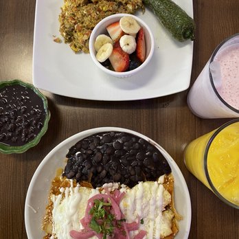 Con Huevos - Egg with Machaca, Chilaquiles, Strawberry-Banana Smoothie, Orange Juice - Breakfast & Brunch Near Me - Hawthorne, California