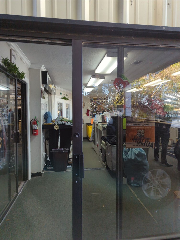 COMET CLEANERS Updated September 2024 1057 S Main St, Lumberton