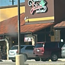 Taqueria De Jalisco - Es el área de enfrente del restaurante ! En allen Genoa