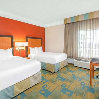 La Quinta by Wyndham Sherman - Guest room - Hotels Near Me - Sherman, Texas La Quinta by Wyndham Sherman - Guest room - Hotels Near Me - Sherman, Texas