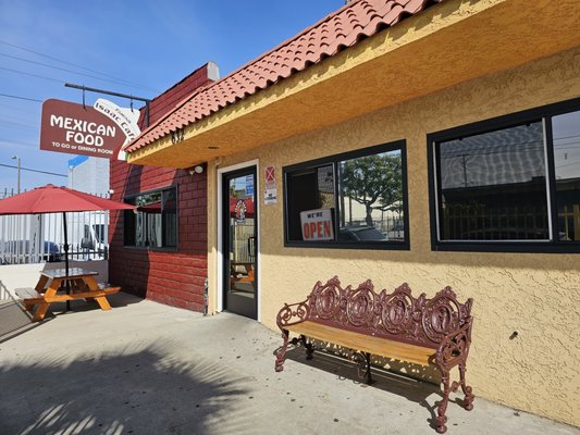 Famous Isaac's Cafe by null