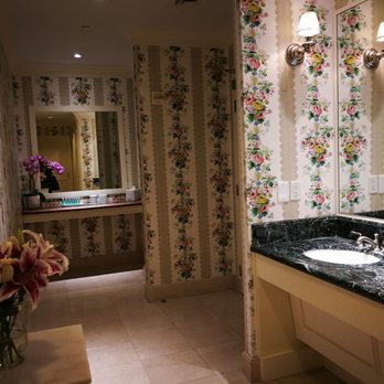 Terrace & Goodwin Rooms - Restroom - American Near Me - Williamsburg, Virginia Terrace & Goodwin Rooms - Restroom - American Near Me - Williamsburg, Virginia
