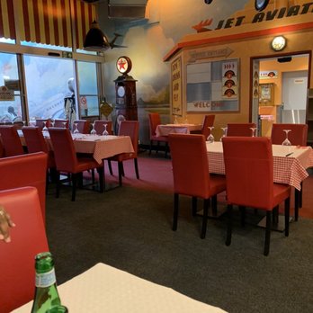 Rolli's Steakhouse Kloten - Decor - Steakhouses Near Me - Kloten, ZH Rolli's Steakhouse Kloten - Decor - Steakhouses Near Me - Kloten, ZH