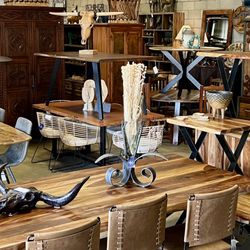 Luna Rustica - Always a large selection of dining tables