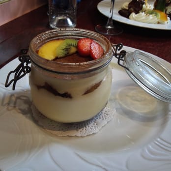 Le San Remo - Énorme tiramisu, d'une légerté en plus ! - Pizza Near Me - Gérardmer, 88 Le San Remo - Énorme tiramisu, d'une légerté en plus ! - Pizza Near Me - Gérardmer, 88