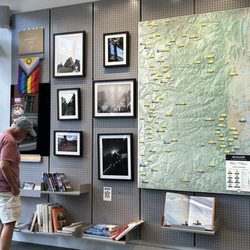 Map options and photo display