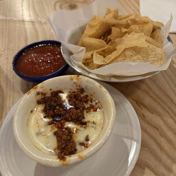 La Parrilla Mexican Restaurant - Chori queso dip - Mexican Near Me - Atlanta, Georgia La Parrilla Mexican Restaurant - Chori queso dip - Mexican Near Me - Atlanta, Georgia