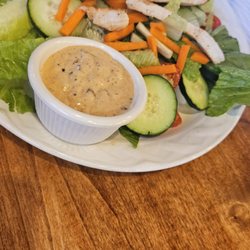 Max's Cafe - Grilled chicken salad