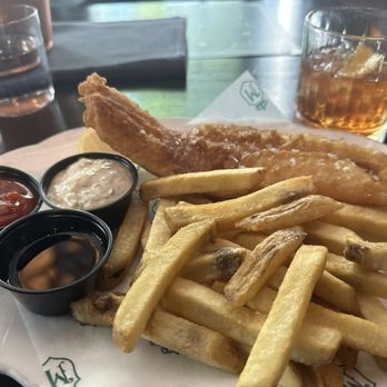 Monarch & Lion - Fish And Chips - British Near Me - Chicago, Illinois Monarch & Lion - Fish And Chips - British Near Me - Chicago, Illinois