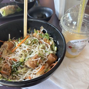 Pho Sonoma - I ordered the B1. Crispy Fried Egg Rolls Vermicelli and Mango Smoothie Boba - Vietnamese Near Me - Petaluma, California