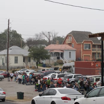 Franklin Barbecue - Line around the parking lot - Barbeque Near Me - Austin, Texas Franklin Barbecue - Line around the parking lot - Barbeque Near Me - Austin, Texas