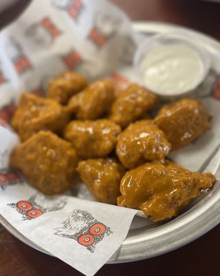 Hooters by null