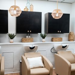 Elleham Salon - Shampoo Area