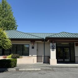 Sean Liu Orthodontics-Des Moines Orthodontics - Front entrance