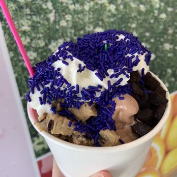 Spoon - Large froyo - Ice Cream & Frozen Yogurt Near Me - Williamstown, Massachusetts