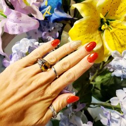 Vicky Nails - My perfect FIREWORK RED  nails !!