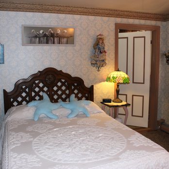 Carriage Stop Bed & Breakfast - Tranquility queen bed - Bed & Breakfast Near Me - Palmyra, Pennsylvania