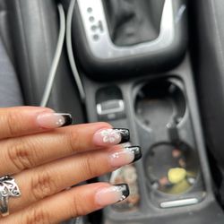 T&H Nails Spa
