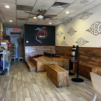 Kung Fu Tea - Seating area - Bubble Tea Near Me - Santee, California