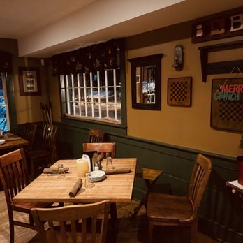 The Common Man Restaurant - American Near Me - Lincoln, New Hampshire