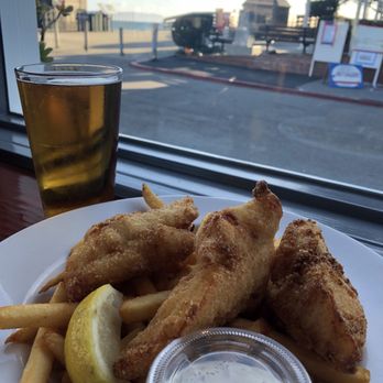 Duckie's Chowder House - Fish & Chips - Seafood Near Me - Cayucos, California