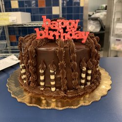 Publix - Mobile - Snagging a cake!