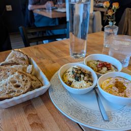 Meze trio Meze trio
