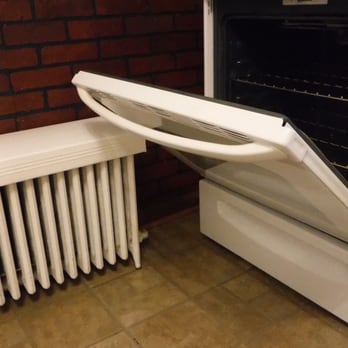 Inspections By Bob - This oven can't open all the way. - Home Inspectors Near Me - Frederick, Maryland