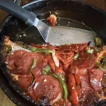 Pequod's Pizza - 10" Small Pan Pizza with pepperoni, Canadian Bacon and green peppers - Pizza Near Me - Chicago, Illinois