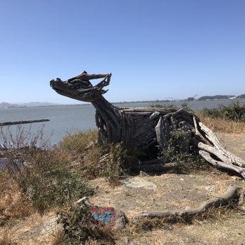 Albany Bulb - Love this dragon or lizard.... love this ART!! - Landmarks & Historical Buildings Near Me - Albany, California