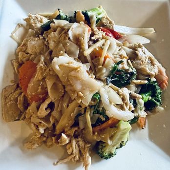 Thai Bros - I eat Thai all over the country and this place nailed their drunken noodles and green curry. Hard for a place To do! - Thai Near Me - Laguna Beach, California Thai Bros - I eat Thai all over the country and this place nailed their drunken noodles and green curry. Hard for a place To do! - Thai Near Me - Laguna Beach, California