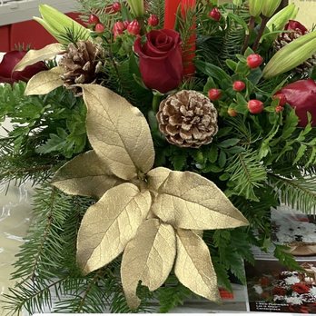 1800Flowers - This is the arrangement they tried to give me. It looked nothing like what I purchased and paid full price for - Florists Near Me - Bell, California