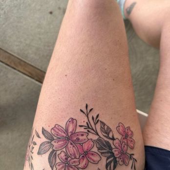 Platinum Rose Tattoos - My flower thigh tattoo - Tattoo Near Me - Spokane Valley, Washington Platinum Rose Tattoos - My flower thigh tattoo - Tattoo Near Me - Spokane Valley, Washington
