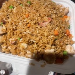 Combination fried rice large pieces of the nests and the rice so fresh yum yum yum