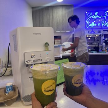 Yellow House Cafe  - Cafes Near Me - Northridge, California