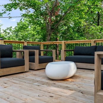 Forest Springs Resort - Unwind in our cozy outdoor lounge, surrounded by trees and fresh forest air - Resorts Near Me - Eureka Springs, Arkansas Forest Springs Resort - Unwind in our cozy outdoor lounge, surrounded by trees and fresh forest air - Resorts Near Me - Eureka Springs, Arkansas