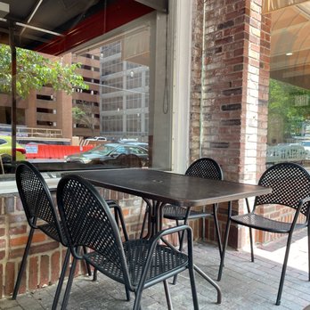 5 Star Burgers - Outdoor seating - Burgers Near Me - Clayton, Missouri