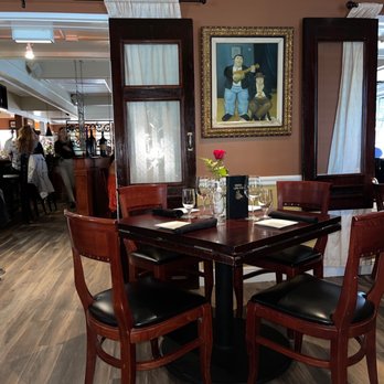 Vienna Wine Bar - Dining room - Wine Bars Near Me - Davie, Florida Vienna Wine Bar - Dining room - Wine Bars Near Me - Davie, Florida