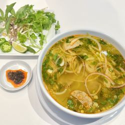 Pho District Cincy - C2. Spicy Lemongrass Beef Noodle Soup