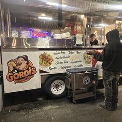La Gordis taqueria - Outside view of truck