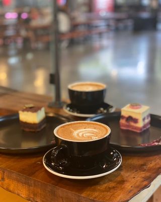 Le Petit Café Troutdale by null