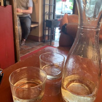 Vinandro Vineria - Beer, Wine & Spirits Near Me - Fiesole, PO Vinandro Vineria - Beer, Wine & Spirits Near Me - Fiesole, PO