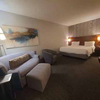 Courtyard by Marriott Memphis Downtown - Very clean nice rooms - Hotels Near Me - Memphis, Tennessee