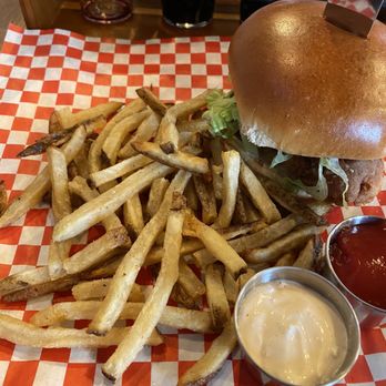 Gard Public House - Hot chicken sandwich - Wine Tasting Room Near Me - Royal City, Washington Gard Public House - Hot chicken sandwich - Wine Tasting Room Near Me - Royal City, Washington