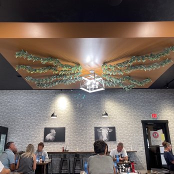 CORN CRIB CAFE - Inside - Cafes Near Me - Shipshewana, Indiana
