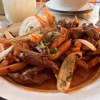 Casa Chaskis - Lomo saltado - Peruvian Near Me - Long Beach, California Casa Chaskis - Lomo saltado - Peruvian Near Me - Long Beach, California
