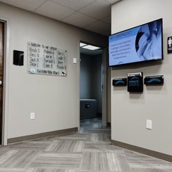 Hinze Chiropractic Acupuncture - Inside