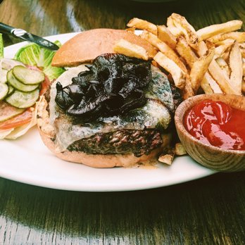 AOC - Burger - Cocktail Bars Near Me - Los Angeles, California