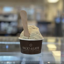 Bacio Di Latte - Crunchy Pistachios
